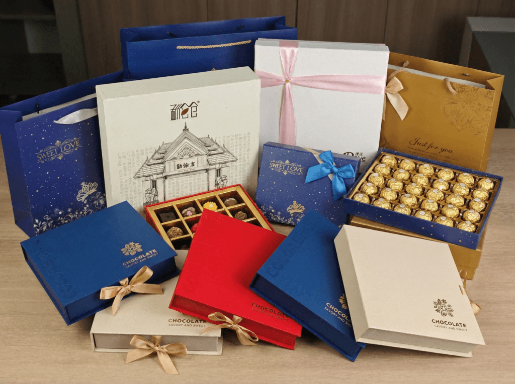 Custom greyboard packaging used in rigid food boxes