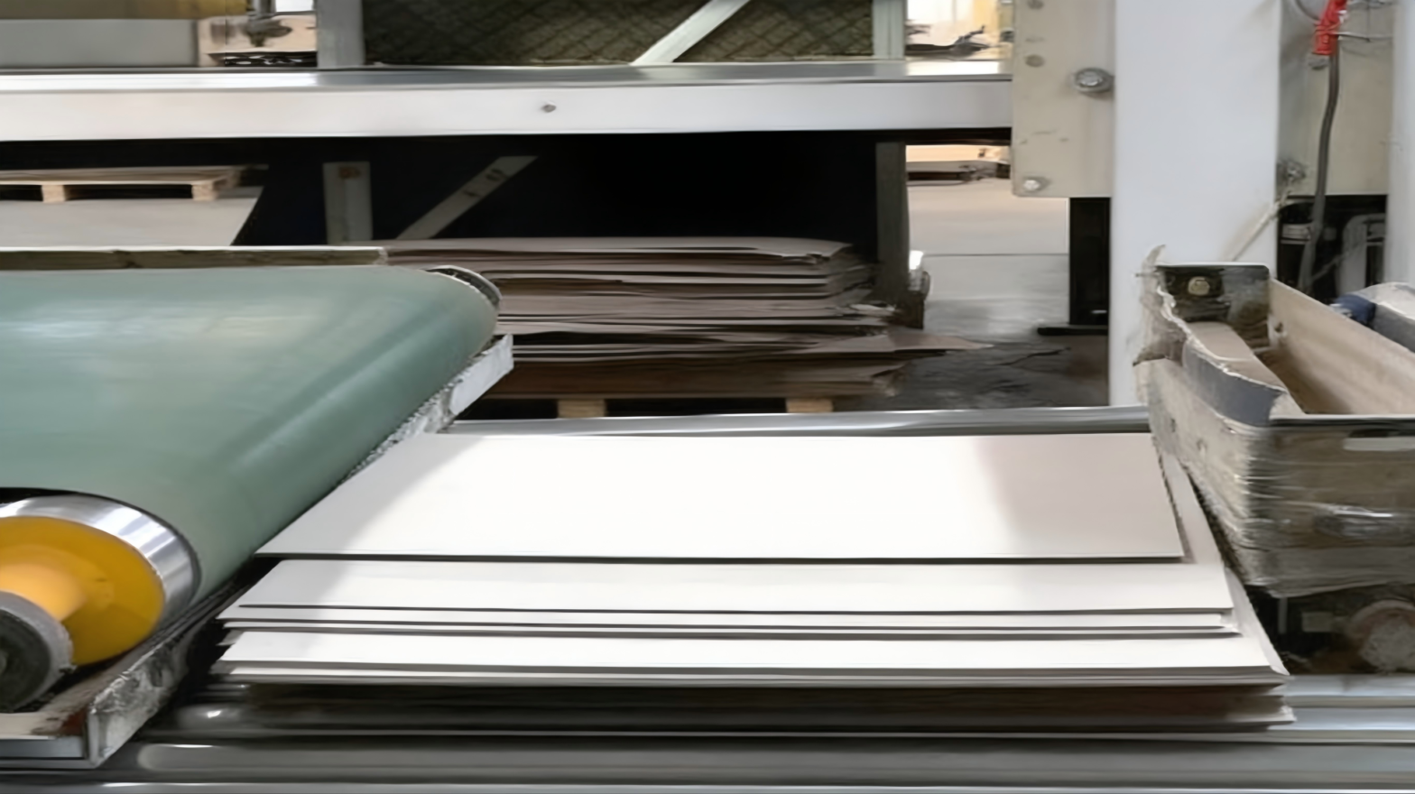 Grey Board production line in a China packaging materials factory for skincare boxes, showing high-quality and large-scale manufacturing