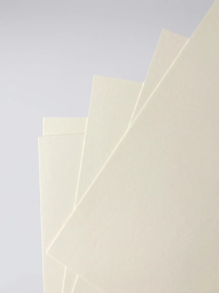 Premium uncoated woodfree paper surface of laminated greyboard for premium packaging