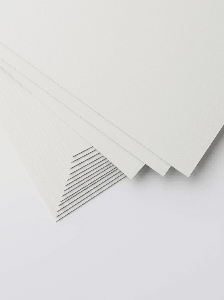 纯白卡5 Thick SBS paperboard sheets in multiple stack sizes for food packaging and commercial printing
